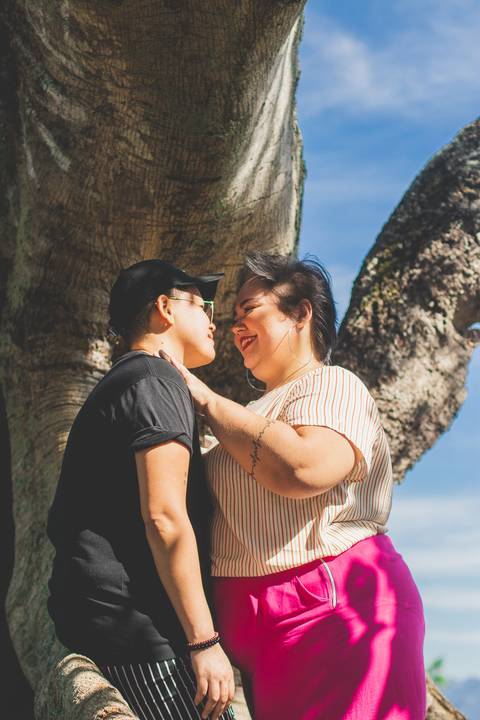 ensaio externo casal por do sol rural ufrrj pose para ensaio fotográfico'