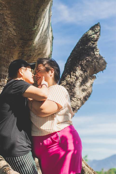 ensaio externo casal por do sol rural ufrrj pose para ensaio fotográfico'