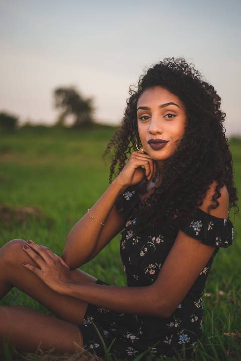 retrato pose para ensaio feminino externo tumblr cacheada vestidos verão pôr do sol'
