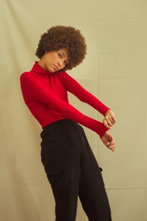 transição capilar itaguai caio fabio fotografo profissional lowpoo cabelo cacheado black power dica de pose para ensaio fotográfico anos 90 gola rolê feminino backdrop como posar '