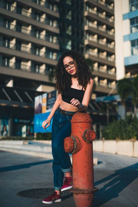 ensaio urbano feminino caio fábio fotógrafo itaguaí RJ cachos modelo cacheada cidade'