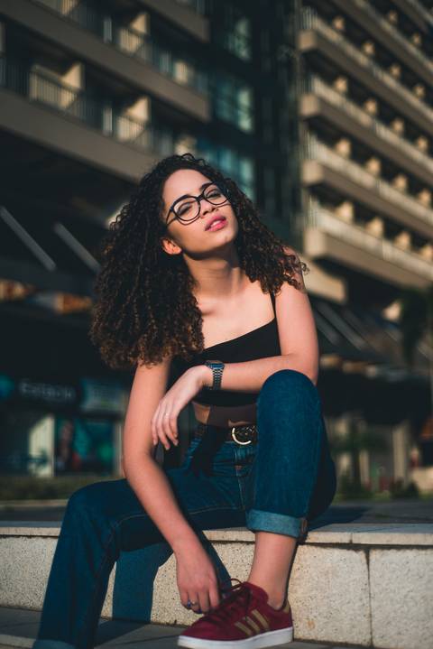 dicas de pose para ensaio urbano feminino na cidade prédios caio fábio fotógrafo itaguaí rj'