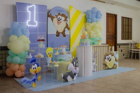 Aniversário de 1 anos baby looney tunes'
