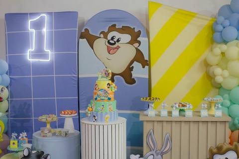 Aniversário de 1 anos baby looney tunes'