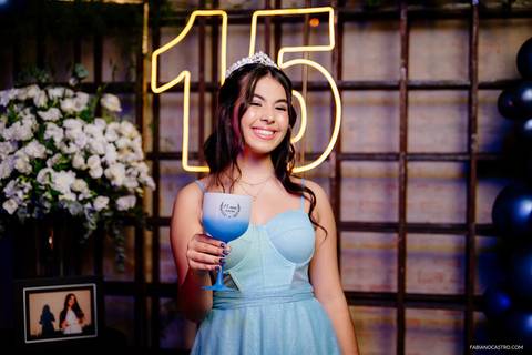 debutante sophia em sua festa de 15 anos'