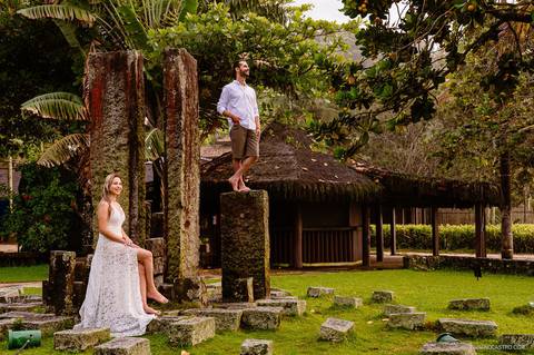 Ensaio Pré Casamento na praia em Ubatuba'