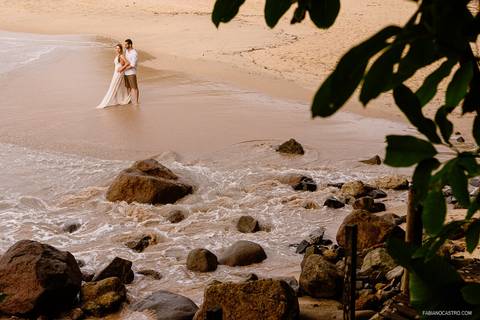 Ensaio Pré Casamento na praia em Ubatuba'