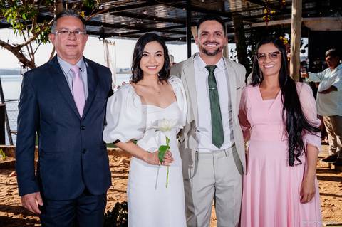 retrato do casal com os pais do noivo'