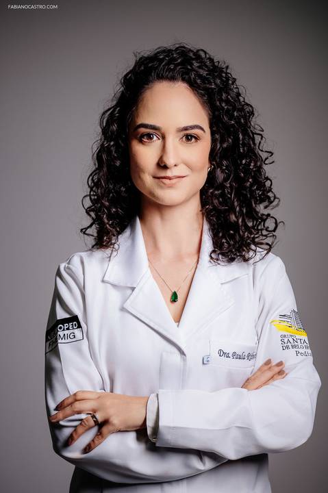 Dra. Paula Ribeiro, Neuropediatra.'