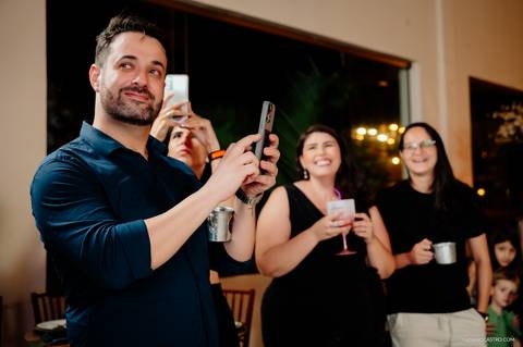 Homenagem da família para Lua Andrade durante celebração dos seus 30 anos.'