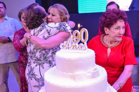 aniversário, aniversário de 100 anos, bday, cobertura fotográfica de família, cobertura fotográfica em são paulo, emily fanti, fotografia afetiva, fotografia de família, fotografia documental, história de familia, legado, eterno, álbum de família'