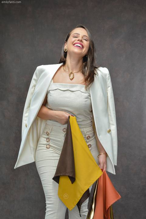 Emily Fanti , autoconhecimento, construção de imagem, Consultora Raquel Martins, Consultoria de Estilo, Cores, Ensaio fotográfico em São Paulo, Estilo e Imagem, Estudio em SP, Estúdio fotográfico, Imagem, Personalidade, retrato profissional'