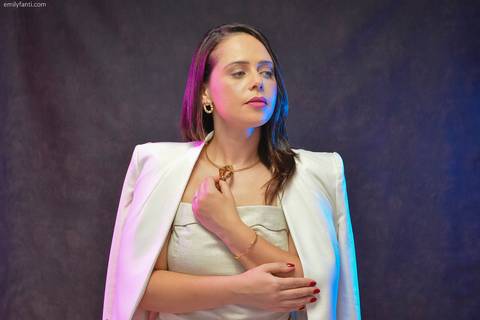 Emily Fanti , autoconhecimento, construção de imagem, Consultora Raquel Martins, Consultoria de Estilo, Cores, Ensaio fotográfico em São Paulo, Estilo e Imagem, Estudio em SP, Estúdio fotográfico, Imagem, Personalidade, retrato profissional'