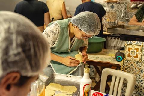 confraternização, culinária, culinária portuguesa, emily fanti, encontro de família, festa, festa de família, filhoses, fotografia de família, fotografia documental, receita de família, registro fotográfico, reunião familiar, tradição'