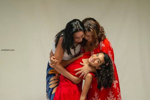 dia das mães, emily fanti, ensaio de família, ensaio feminino, ensaio fotográfico, ensaio fotográfico de família, estúdio fotográfico em sp, família, foto de família, mulheres, maternidade, matriarca, maternar, gerações, amor, amor de mãe, foto de familia'