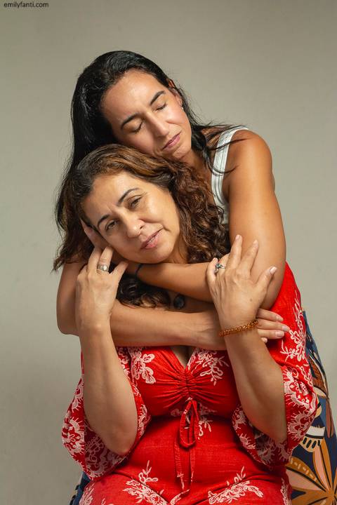dia das mães, emily fanti, ensaio de família, ensaio feminino, ensaio fotográfico, ensaio fotográfico de família, estúdio fotográfico em sp, família, foto de família, mulheres, maternidade, matriarca, maternar, gerações, amor, amor de mãe, foto de familia'