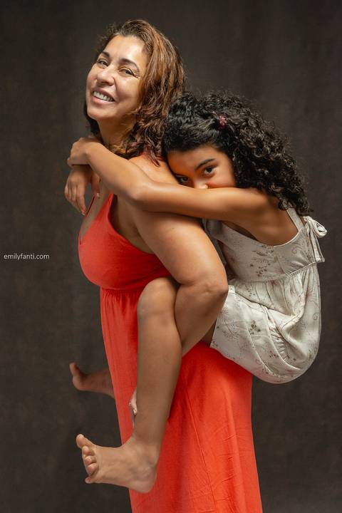dia das mães, emily fanti, ensaio de família, ensaio feminino, ensaio fotográfico, ensaio fotográfico de família, estúdio fotográfico em sp, família, foto de família, mulheres, maternidade, matriarca, maternar, gerações, amor, amor de mãe, foto de familia'