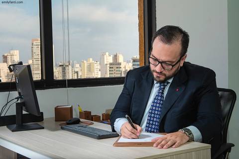 business, cirurgião, clínica médica, construção de imagem, consultório, emily fanti, ensaio fotográfico profissional, estúdio fotográfico em sp, fotografia profissional, gastro, health, medicina, médico, retrato de médico, retrato profissional'