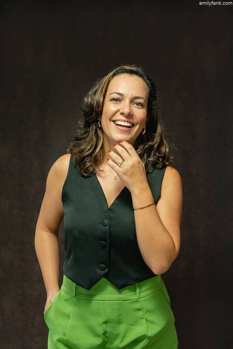 emily fanti, ensaio fotográfico, ensaio profissional em são paulo, estudio fotográfico em sp, foto de perfil, foto para linkedin, fotografia de estudio, fotografia feminina, fotografia profissional, arquitetura, retrato de arquiteto, foto de arquiteta'