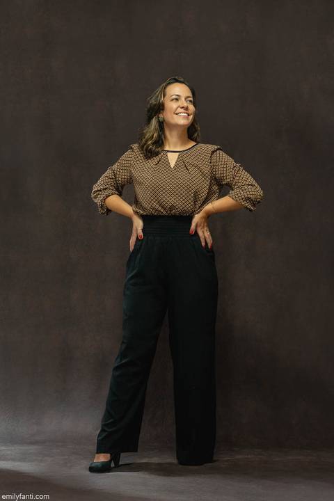 emily fanti, ensaio fotográfico, ensaio profissional em são paulo, estudio fotográfico em sp, foto de perfil, foto para linkedin, fotografia de estudio, fotografia feminina, fotografia profissional, arquitetura, retrato de arquiteto, foto de arquiteta'