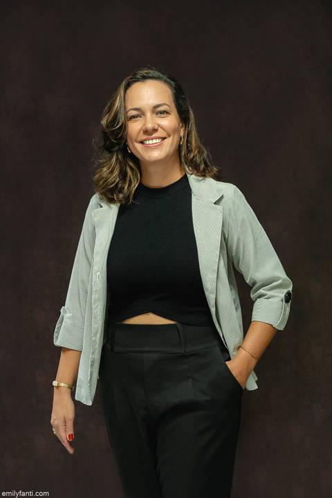 emily fanti, ensaio fotográfico, ensaio profissional em são paulo, estudio fotográfico em sp, foto de perfil, foto para linkedin, fotografia de estudio, fotografia feminina, fotografia profissional, arquitetura, retrato de arquiteto, foto de arquiteta'
