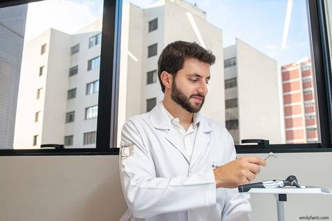business, clínica médica, consultório médico, dermatologia, emily fanti, ensaio de médico, ensaio profissional, foto de consultório médico, foto de médico, foto profissional em são paulo, foto profissional em sp, retrato de médico, retrato área da saúde'