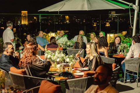aniversário adulto, assessoria de eventos, club athletico paulistano, cobertura de aniversário, emily fanti, festa de aniversário em são paulo, fotografia de alto padrão, fotografia de aniversário, sunset, aniversário rooftop, rooftop, 50 anos, 60 anos'