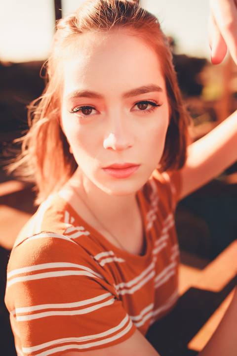 ensaio Vanusa, um ensaio urbano cheio de fortes expressões, olhar pontual'