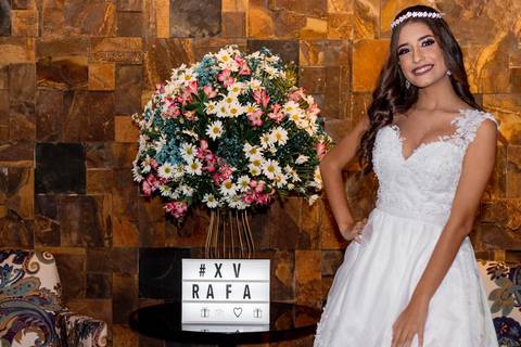 Festa de 15 anos; debutante; 15 anos; adolescentes; menina; garotas; festa; familia; eventos'