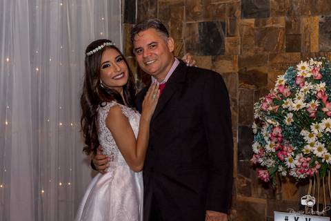 Festa de 15 anos; debutante; 15 anos; adolescentes; menina; garotas; festa; familia; eventos'