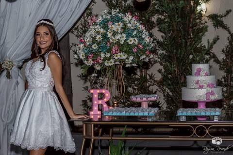 Festa de 15 anos; debutante; 15 anos; adolescentes; menina; garotas; festa; familia; eventos'