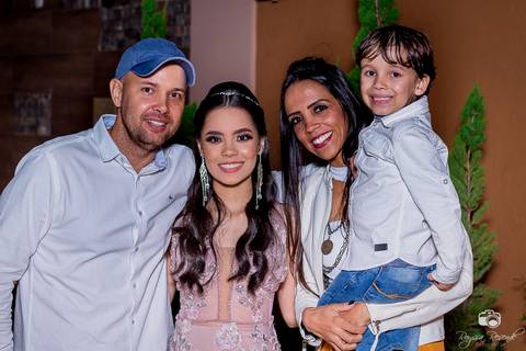 Festa de 15 anos; debutante; 15 anos; adolescentes; menina; garotas; festa; familia; eventos'