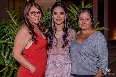 Festa de 15 anos; debutante; 15 anos; adolescentes; menina; garotas; festa; familia; eventos'