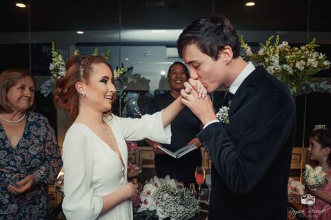 casamento; flores; casório; uberaba; casamento uberaba; minas gerais; brasil; casamentos; noiva; noivo; casados; vestido de noiva; terno e gravata; vestida de branco;'