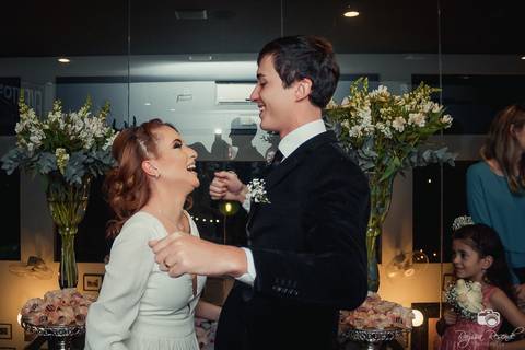 casamento; flores; carório; uberaba; casamento uberaba; minas gerais; brasil; casamentos; noiva; noivo; casados; vestido de noiva; terno e gravata; vestida de branco;'