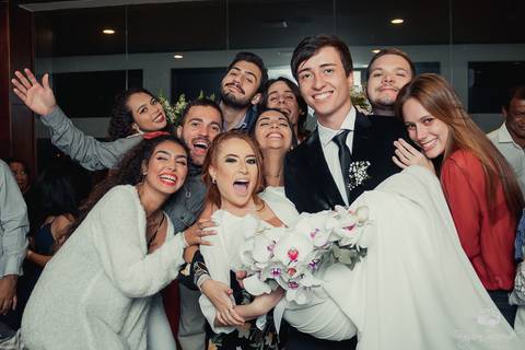 casamento; flores; carório; uberaba; casamento uberaba; minas gerais; brasil; casamentos; noiva; noivo; casados; vestido de noiva; terno e gravata; vestida de branco;'