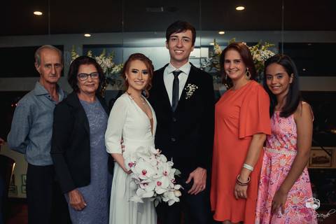 casamento; flores; carório; uberaba; casamento uberaba; minas gerais; brasil; casamentos; noiva; noivo; casados; vestido de noiva; terno e gravata; vestida de branco; madrinhas; amigas; amizade;; familia;'