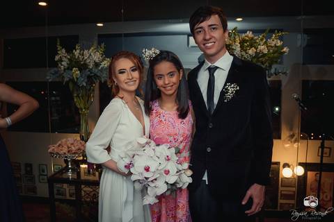 casamento; flores; carório; uberaba; casamento uberaba; minas gerais; brasil; casamentos; noiva; noivo; casados; vestido de noiva; terno e gravata; vestida de branco; madrinhas; amigas; amizade;; familia;'