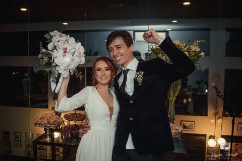 casamento; flores; carório; uberaba; casamento uberaba; minas gerais; brasil; casamentos; noiva; noivo; casados; vestido de noiva; terno e gravata; vestida de branco; madrinhas; amigas; amizade;; familia;'