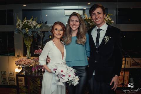 casamento; flores; carório; uberaba; casamento uberaba; minas gerais; brasil; casamentos; noiva; noivo; casados; vestido de noiva; terno e gravata; vestida de branco; madrinhas; amigas; amizade;; familia;'