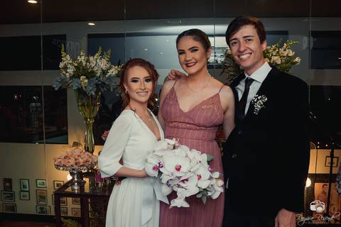 casamento; flores; carório; uberaba; casamento uberaba; minas gerais; brasil; casamentos; noiva; noivo; casados; vestido de noiva; terno e gravata; vestida de branco; madrinhas; amigas; amizade;; familia;'