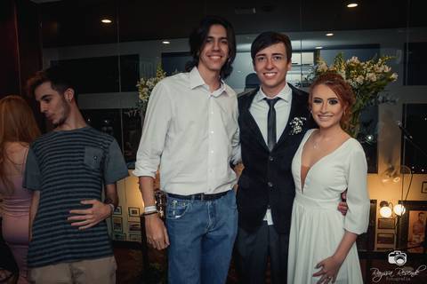 casamento; flores; carório; uberaba; casamento uberaba; minas gerais; brasil; casamentos; noiva; noivo; casados; vestido de noiva; terno e gravata; vestida de branco; madrinhas; amigas; amizade;; familia;'