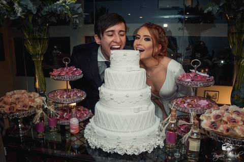 casamento; flores; carório; uberaba; casamento uberaba; minas gerais; brasil; casamentos; noiva; noivo; casados; vestido de noiva; terno e gravata; vestida de branco; madrinhas; amigas; amizade;; familia;'