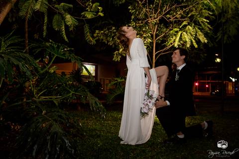 casamento; flores; carório; uberaba; casamento uberaba; minas gerais; brasil; casamentos; noiva; noivo; casados; vestido de noiva; terno e gravata; vestida de branco; madrinhas; amigas; amizade;; familia;'