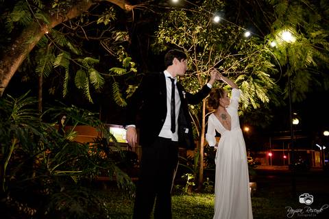 casamento; flores; carório; uberaba; casamento uberaba; minas gerais; brasil; casamentos; noiva; noivo; casados; vestido de noiva; terno e gravata; vestida de branco; madrinhas; amigas; amizade;; familia;'