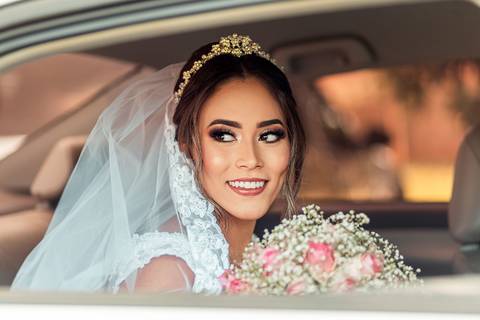 momento tão esperado pela noiva caminho do altar'