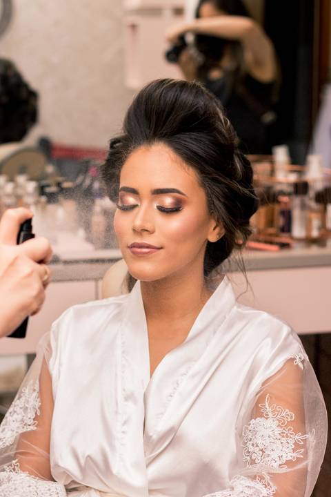 finalização dos preparativos do make in off'