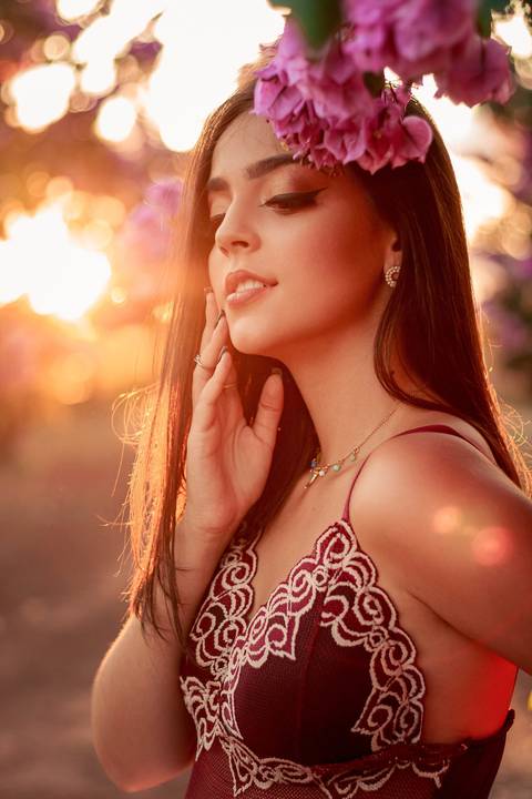 debutante no pôr-do-sol'