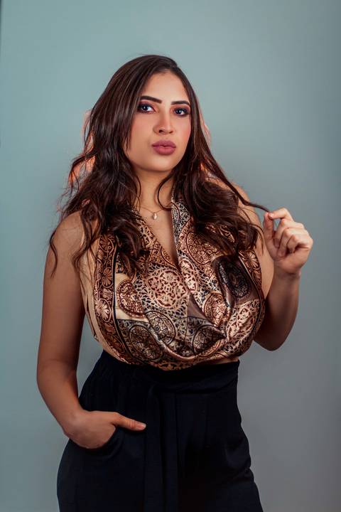 foto em fundio cinza'