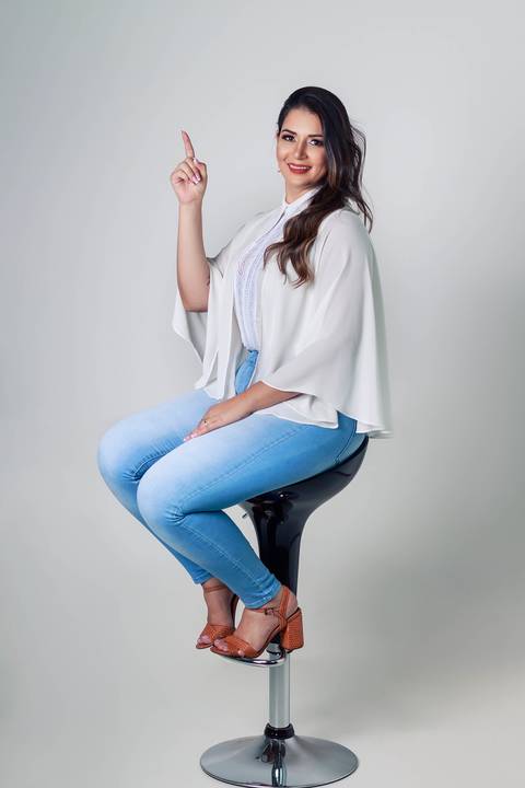 foto em fundo cinza'